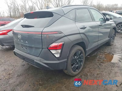 Trzecie zdjęcie samochodu z tyłu: 2026 HYUNDAI KONA SEL SPORT VIN:KM8HF3AB7TU381079 - miniatura