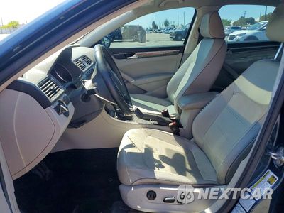 Zdjęcie 7 z 11 samochodu: 2018 VOLKSWAGEN PASSAT SE VIN:1VWBA7A32JC018021 - miniatura