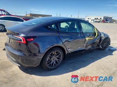 Trzecie zdjęcie samochodu z tyłu: 2025 TESLA MODEL 3 VIN:5YJ3E1EA8SF020975 - miniatura