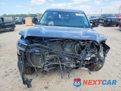 Piąte zdjęcie samochodu w środku: 2024 TOYOTA TUNDRA DOUBLE CAB SR VIN:5TFLA5DA9RX177953 - miniatura