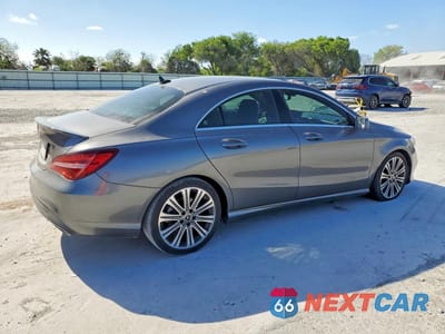 Trzecie zdjęcie samochodu z tyłu: 2019 MERCEDES-BENZ CLA 250 VIN:WDDSJ4EB9KN719055 - miniatura