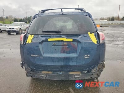 Zdjęcie 6 z 13 samochodu: 2018 TOYOTA RAV4 XLE VIN:JTMRFREV2JJ217513 - miniatura