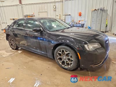 Czwarte zdjęcie samochodu z boku: 2016 CHRYSLER 300 S VIN:2C3CCAGG3GH325006 - miniatura
