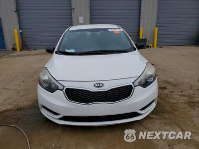 Piąte zdjęcie samochodu w środku: 2016 KIA FORTE LX VIN:KNAFK4A69G5605529 - miniatura