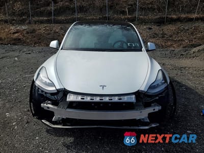 Piąte zdjęcie samochodu w środku: 2022 TESLA MODEL Y VIN:7SAYGDEE6NF373730 - miniatura