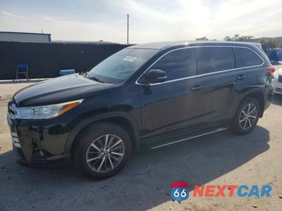 2019 TOYOTA HIGHLANDER LE PLUS 5TDZZRFH5KS341232 - główne zdjęcie licytacji z USA - miniatura