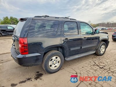 Trzecie zdjęcie samochodu z tyłu: 2013 CHEVROLET TAHOE K1500 LT VIN:1GNSKBE0XDR101028 - miniatura