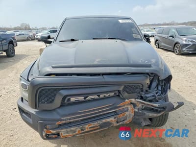 Piąte zdjęcie samochodu w środku: 2019 RAM 1500 CLASSIC SLT VIN:1C6RR7GT8KS692609 - miniatura