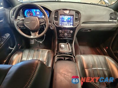 Zdjęcie 8 z 11 samochodu: 2016 CHRYSLER 300 S VIN:2C3CCAGG3GH325006 - miniatura