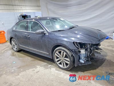 Czwarte zdjęcie samochodu z boku: 2018 VOLKSWAGEN PASSAT SEL PREMIUM VIN:1VWCA7A34JC007462 - miniatura