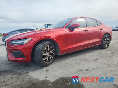 2019 VOLVO S60 T5 MOMENTUM 7JR102FK9KG017772 - główne zdjęcie licytacji z USA - miniatura