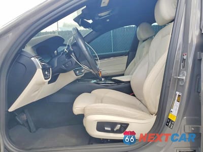 Zdjęcie 7 z 12 samochodu: 2021 BMW 530 XI VIN:WBA13BJ0XMCF06056 - miniatura