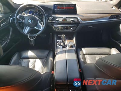 Zdjęcie 8 z 13 samochodu: 2019 BMW 540 I VIN:WBAJE5C5XKWW03691 - miniatura