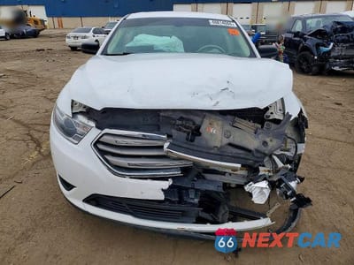 Piąte zdjęcie samochodu w środku: 2017 FORD TAURUS VIN:1FAHP2D80HG125597 - miniatura