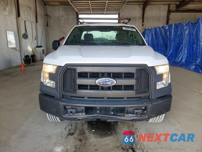 Piąte zdjęcie samochodu w środku: 2016 FORD F150 VIN:1FTMF1C82GKF02692 - miniatura