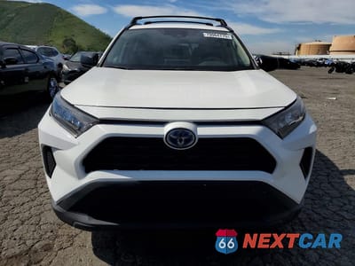 Piąte zdjęcie samochodu w środku: 2019 TOYOTA RAV4 HYBRID XLE VIN:JTMLWRFV5KD520001 - miniatura