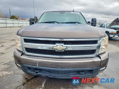 Piąte zdjęcie samochodu w środku: 2007 CHEVROLET SILVERADO K1500 VIN:1GCEK19J47Z566444 - miniatura