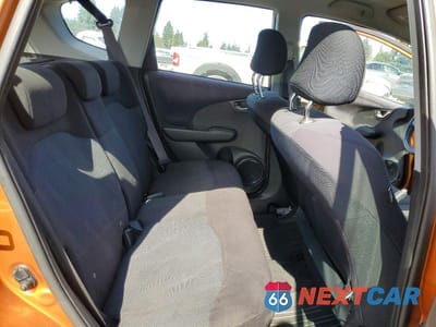 Zdjęcie 10 z 12 samochodu: 2010 HONDA FIT SPORT VIN:JHMGE8G40AS013763 - miniatura