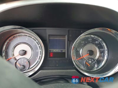 Zdjęcie 9 z 12 samochodu: 2014 CHRYSLER TOWN AND COUNTRY VIN:2C4RC1BG0ER126354 - miniatura