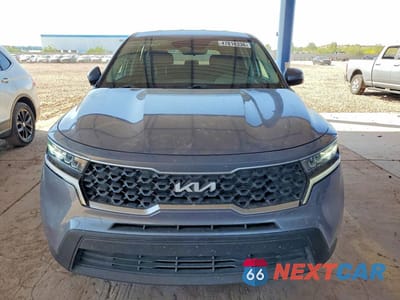 Piąte zdjęcie samochodu w środku: 2023 KIA SORENTO LX VIN:5XYRG4LC0PG200543 - miniatura