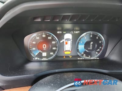 Zdjęcie 9 z 13 samochodu: 2021 VOLVO XC90 T6 MOMENTUM VIN:YV4A221K8M1683847 - miniatura