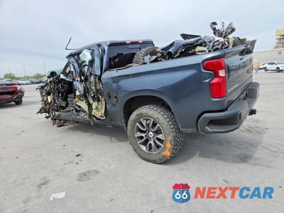Drugie zdjęcie samochodu z przodu: 2020 CHEVROLET SILVERADO K1500 RST VIN:3GCUYEED7LG421944 - miniatura