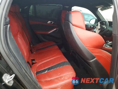 Zdjęcie 11 z 14 samochodu: 2021 BMW X6 M VIN:5YMCY0C09M9E09840 - miniatura
