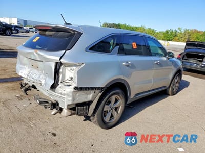 Trzecie zdjęcie samochodu z tyłu: 2022 KIA SORENTO LX VIN:5XYRG4LC0NG131219 - miniatura