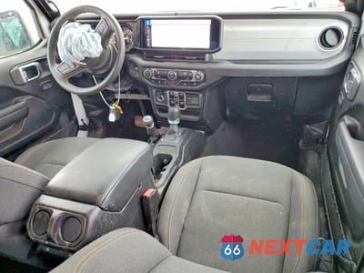 Zdjęcie 8 z 12 samochodu: 2025 JEEP GLADIATOR SPORT VIN:1C6PJTAG3SL518413 - miniatura