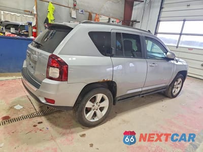 Trzecie zdjęcie samochodu z tyłu: 2015 JEEP COMPASS LATITUDE VIN:1C4NJCEAXFD335936 - miniatura