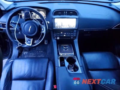 Zdjęcie 8 z 12 samochodu: 2017 JAGUAR F-PACE S VIN:SADCM2BV3HA056000 - miniatura