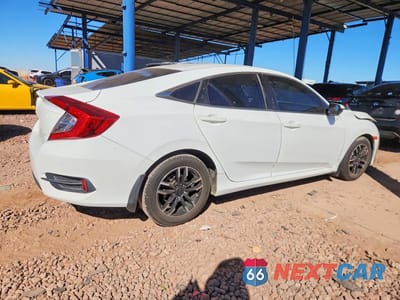 Trzecie zdjęcie samochodu z tyłu: 2017 HONDA CIVIC LX VIN:19XFC2F51HE012855 - miniatura