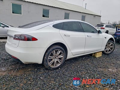 Trzecie zdjęcie samochodu z tyłu: 2021 TESLA MODEL S VIN:5YJSA1E2XMF426288 - miniatura