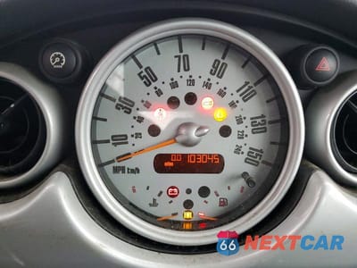 Zdjęcie 9 z 12 samochodu: 2003 MINI COOPER VIN:WMWRC33403TC39761 - miniatura