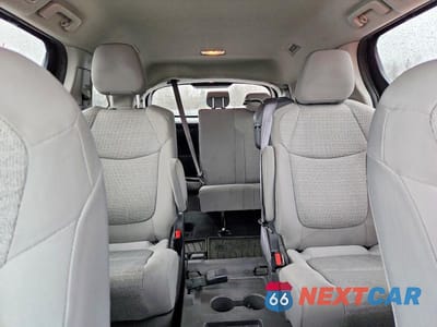 Zdjęcie 10 z 13 samochodu: 2021 TOYOTA SIENNA VIN:5TDKRKEC6MS049624 - miniatura
