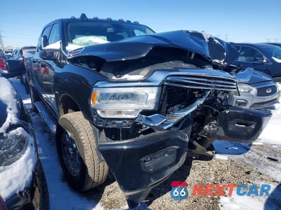 Czwarte zdjęcie samochodu z boku: 2024 RAM 2500 LARAMIE VIN:3C6UR5FJXRG134860 - miniatura