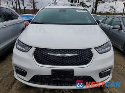 Piąte zdjęcie samochodu w środku: 2024 CHRYSLER PACIFICA TOURING VIN:2C4RC1FGXRR116804 - miniatura