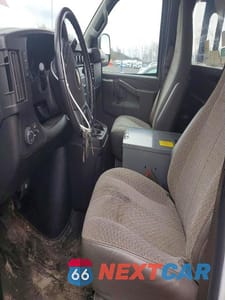 Zdjęcie 7 z 12 samochodu: 2022 CHEVROLET EXPRESS 2500 UTILITY / SERVICE VAN VIN:1GCWGAFP9N1168298 - miniatura