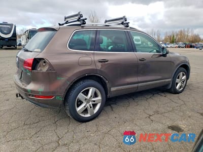 Trzecie zdjęcie samochodu z tyłu: 2011 VOLKSWAGEN TOUAREG V6 TDI VIN:WVGFK9BP4BD007298 - miniatura