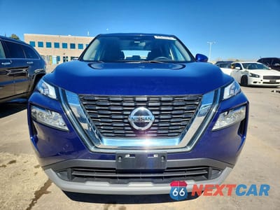 Piąte zdjęcie samochodu w środku: 2021 NISSAN ROGUE SV VIN:JN8AT3BB1MW223540 - miniatura