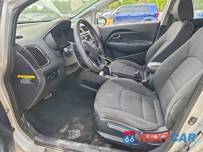 Zdjęcie 7 z 13 samochodu: 2012 KIA RIO 5-DOOR EX VIN:KNADN5A34C6069720 - miniatura