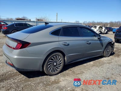 Trzecie zdjęcie samochodu z tyłu: 2020 HYUNDAI SONATA HYBRID SEL VIN:KMHL34JJ3LA013693 - miniatura