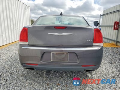 Zdjęcie 6 z 12 samochodu: 2018 CHRYSLER 300 LIMITED VIN:2C3CCAEG3JH126919 - miniatura