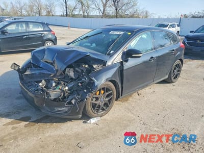2015 FORD FOCUS SE 1FADP3K22FL255422 - główne zdjęcie licytacji z USA - miniatura