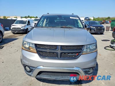 Piąte zdjęcie samochodu w środku: 2018 DODGE JOURNEY CROSSROAD VIN:3C4PDCGG7JT499049 - miniatura