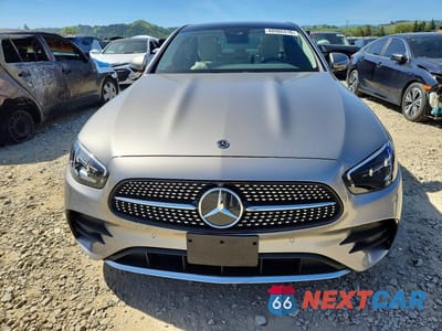 Piąte zdjęcie samochodu w środku: 2021 MERCEDES-BENZ E 350 VIN:W1KZF8DB6MA924786 - miniatura