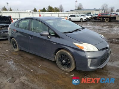 Czwarte zdjęcie samochodu z boku: 2013 TOYOTA PRIUS FOUR VIN:JTDKN3DU3D1658775 - miniatura