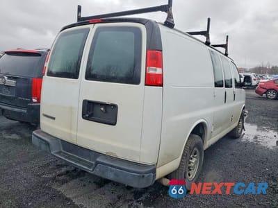 Trzecie zdjęcie samochodu z tyłu: 2018 CHEV EXPRESS G2500 VIN:1GCWGAFB7J1345722 - miniatura