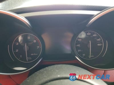 Zdjęcie 9 z 11 samochodu: 2018 ALFA ROMEO GIULIA VIN:ZARFAEBN1J7593122 - miniatura
