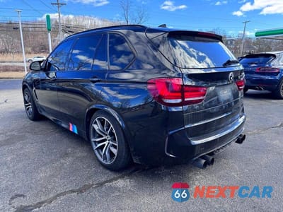 Trzecie zdjęcie samochodu z tyłu: 2017 BMW X5 M VIN:5YMKT6C35H0X20731 - miniatura